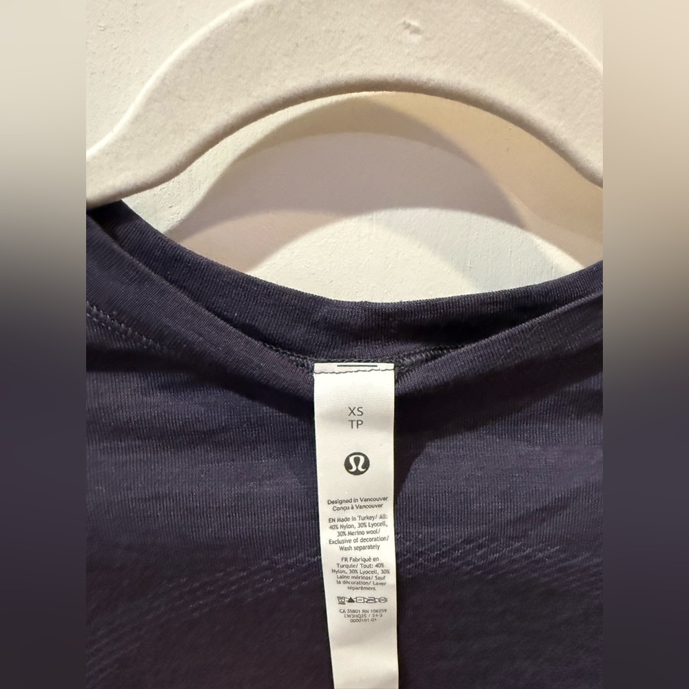Lululemon Women's swiftly crew long sleeve in nightfall - waist length XS - Picture 2 of 5
